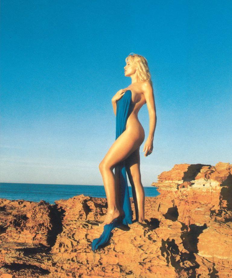 24P Danni Minogue nude