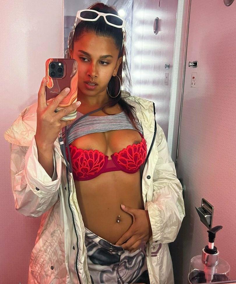 10P Tracy De Sa nackt