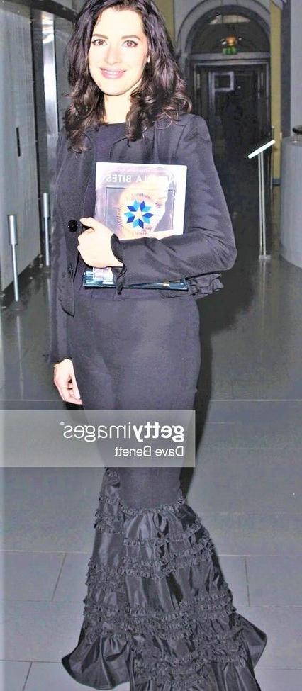 25P Nigella Lawson nude