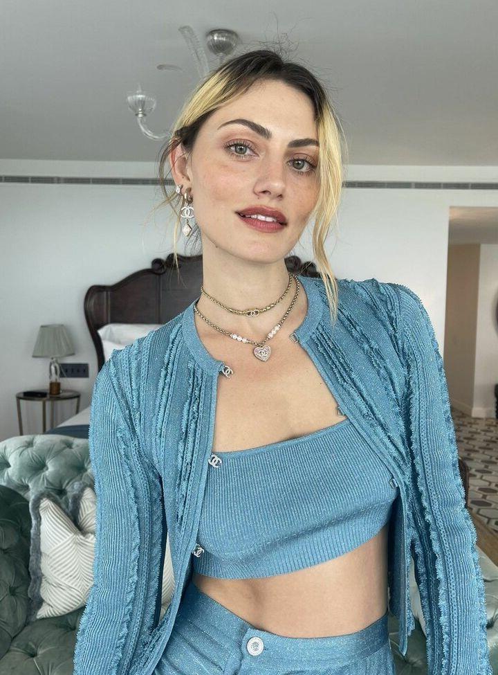 25P Phoebe Tonkin nude
