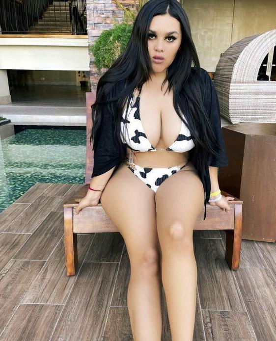 25P Diana Estrada nude
