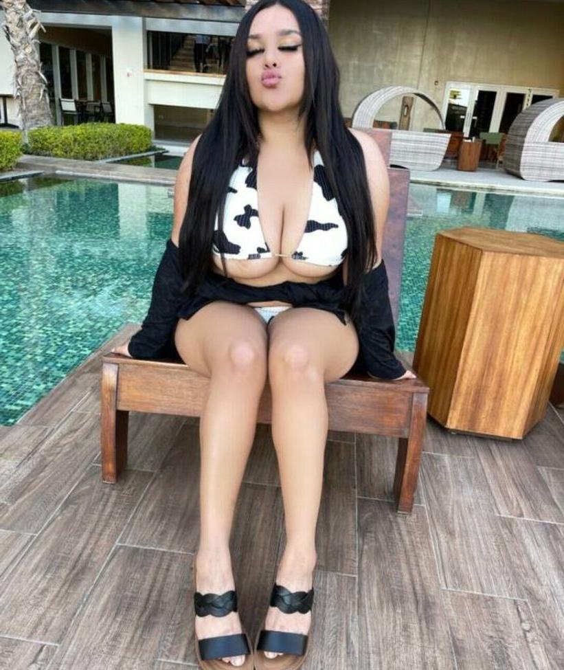 25P Diana Estrada nude