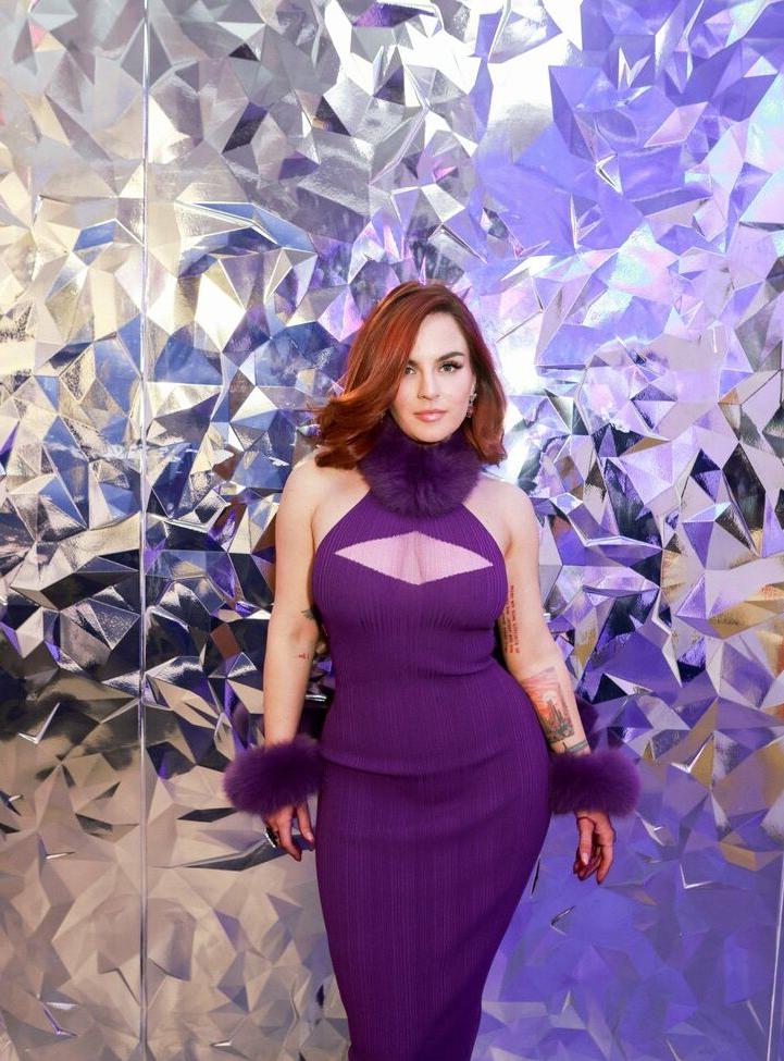 25P Jojo Levesque nude