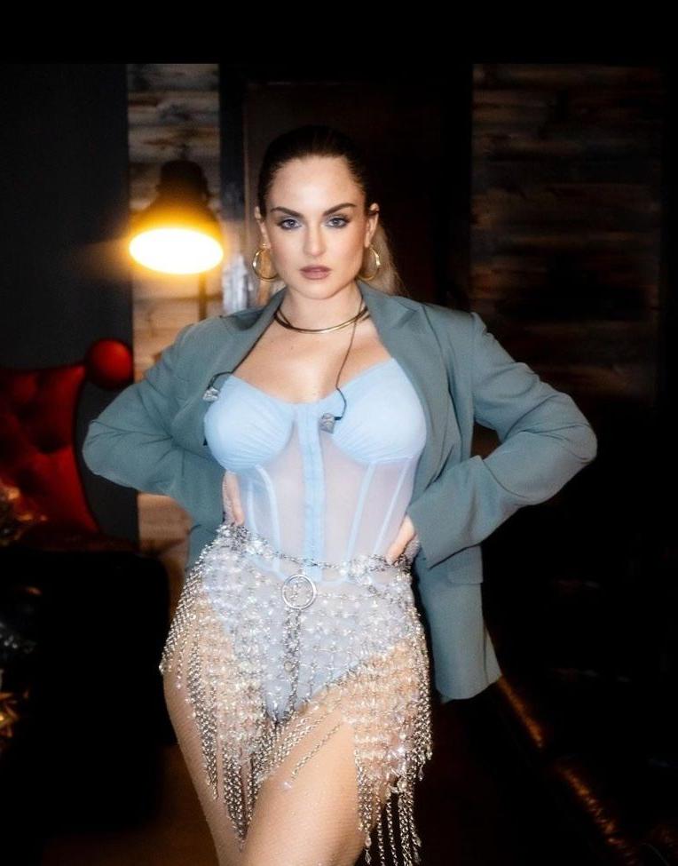 25P Jojo Levesque nude