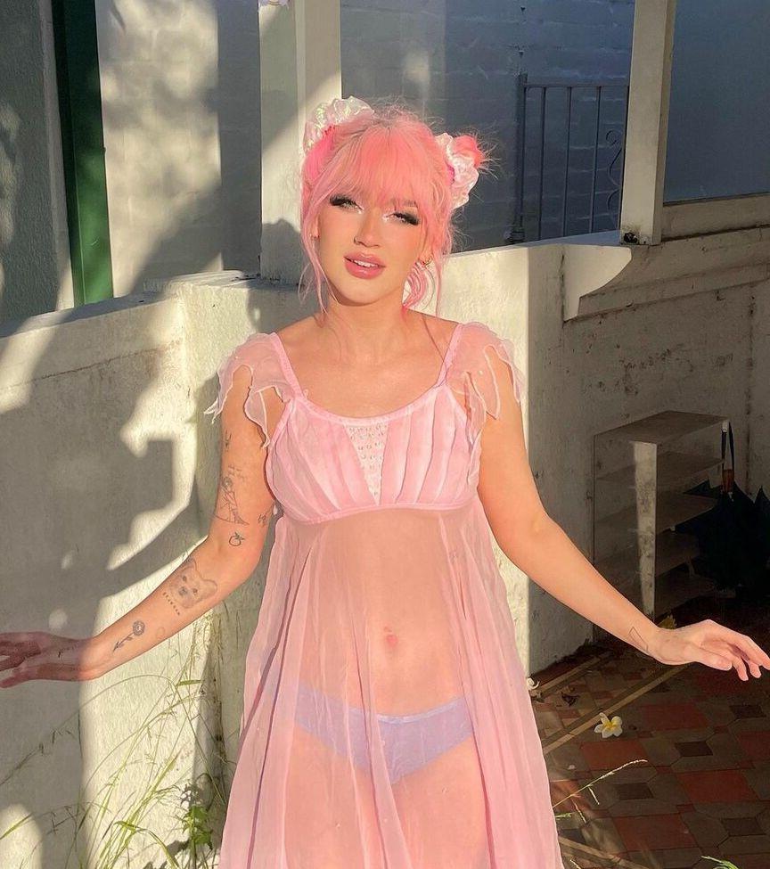 11P PeachPRC nude