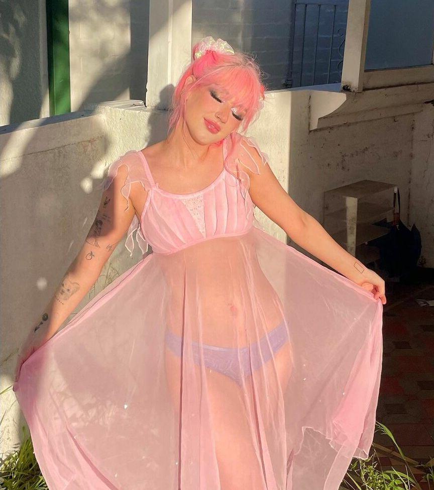 11P PeachPRC nude