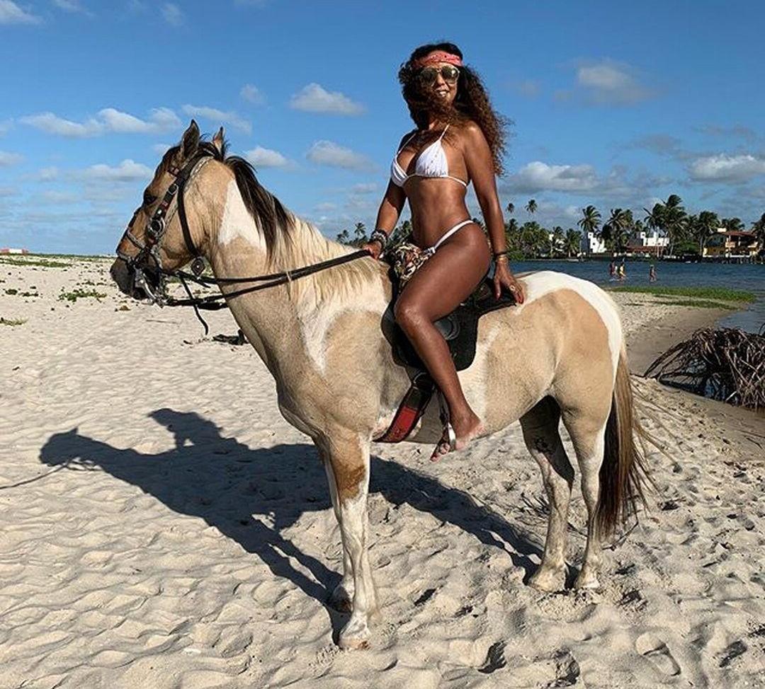 25P Valéria Valenssa nude