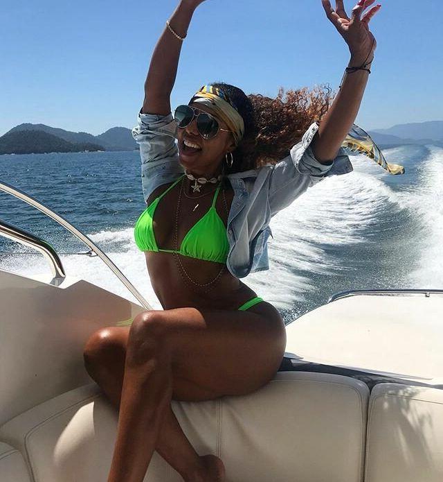 25P Valéria Valenssa nude