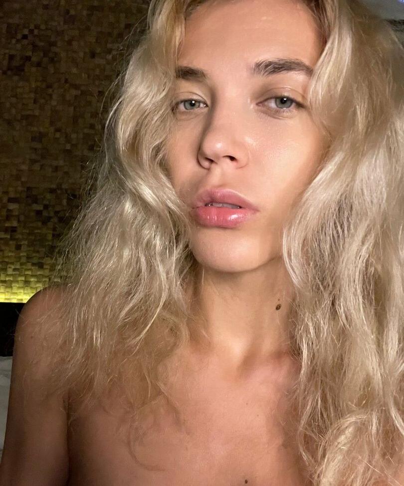 25P Moto_blonda nude