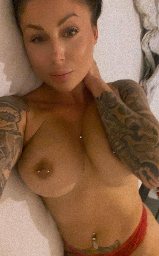 14P Nikkibelfort nude
