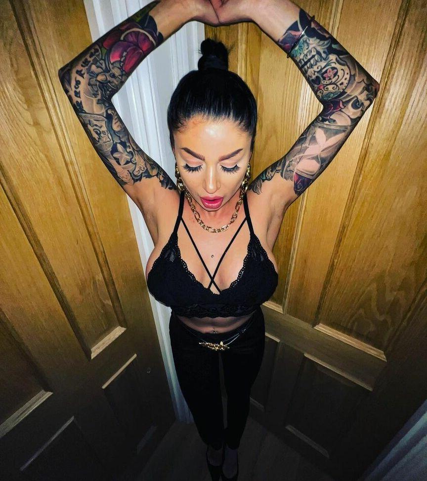 14P Nikkibelfort nude