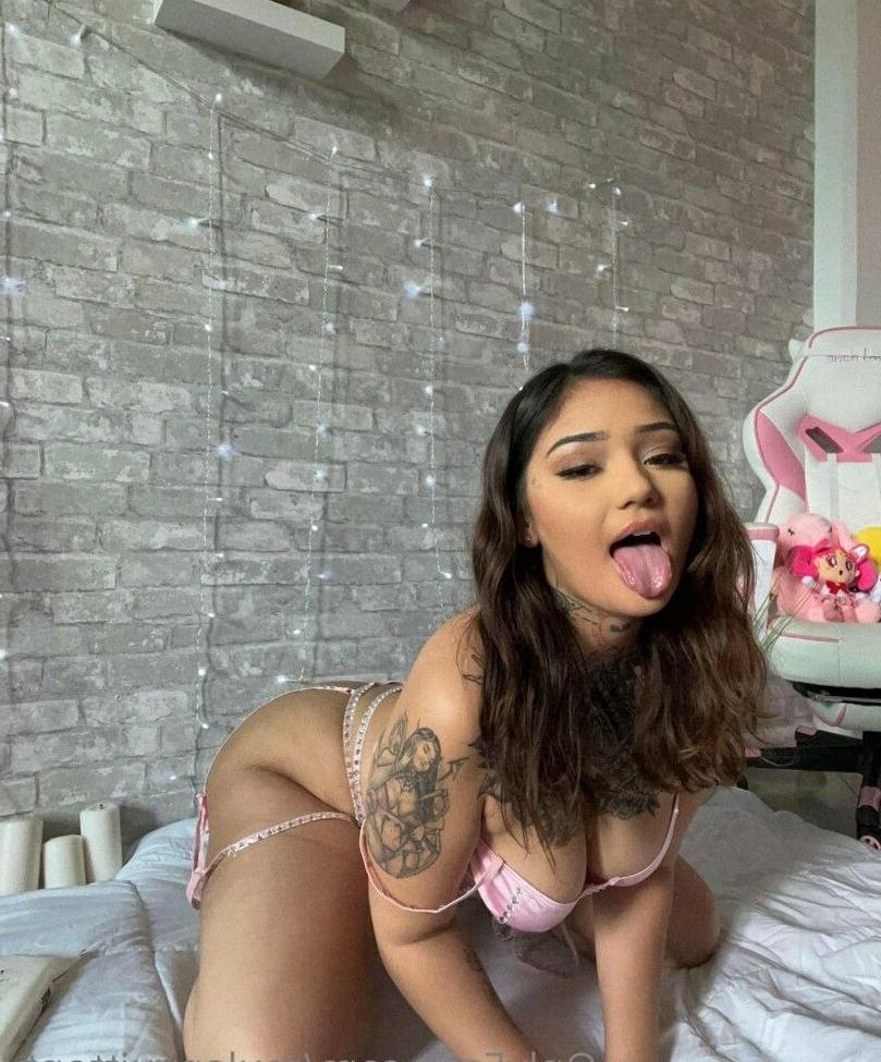 14P Mulan Vuitton nude