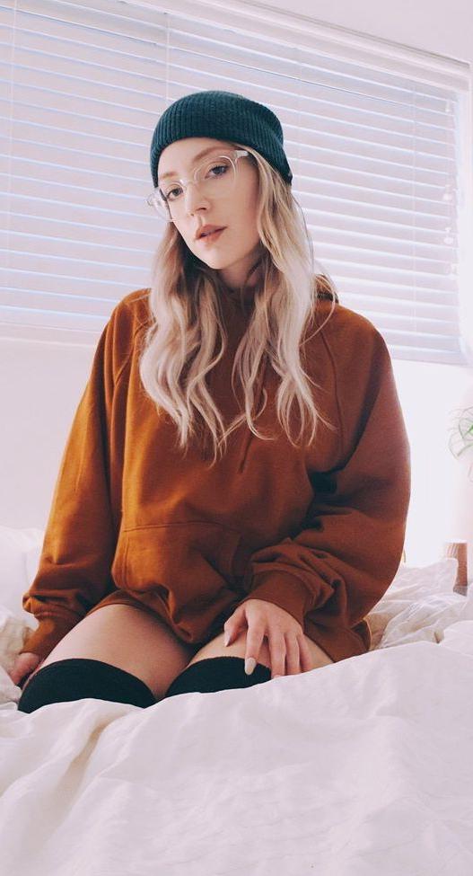 25P Itskatiebelle nude