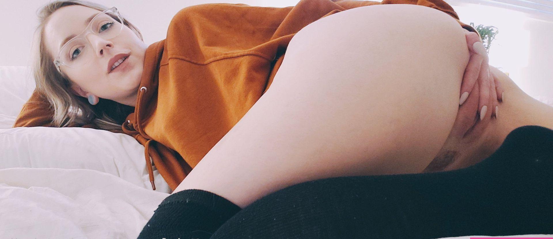 25P Itskatiebelle nude