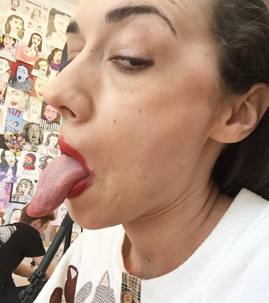 25P Colleen Ballinger nude