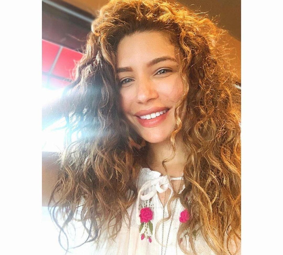 25P Juliana Harkavy nude