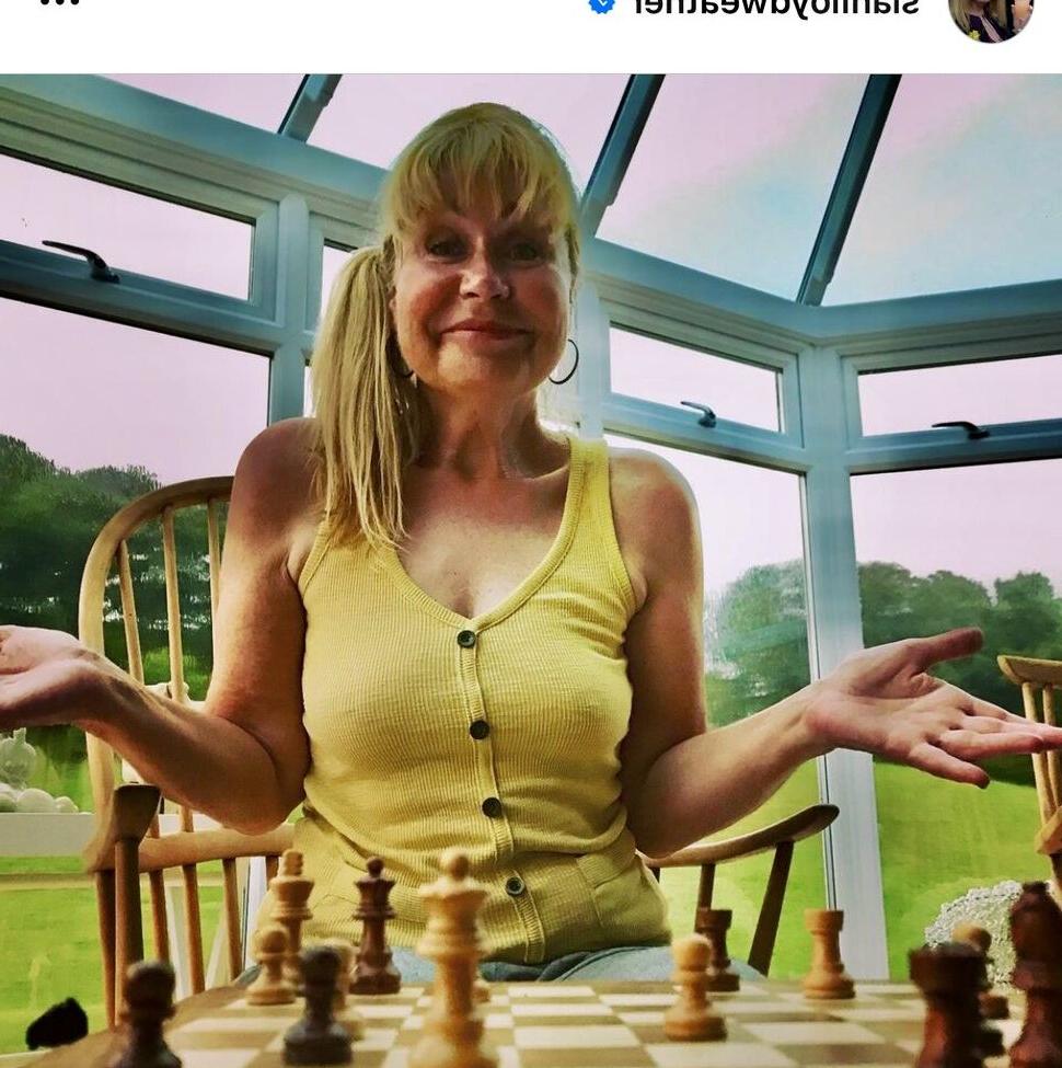 19P Sian Lloyd nude