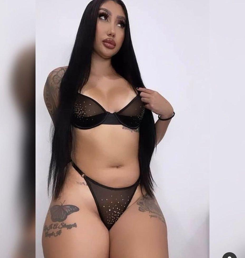 5P LisseteGee nude