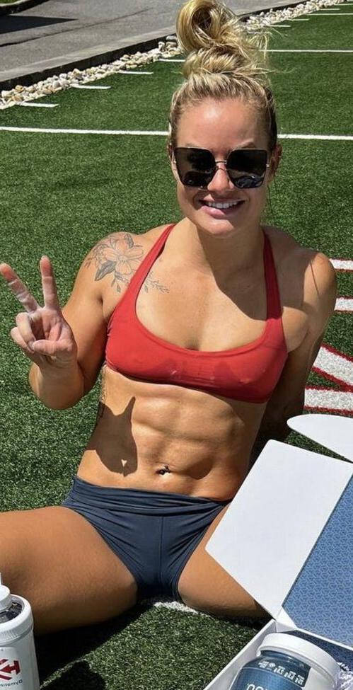 11P Dani Elle Speegle nude