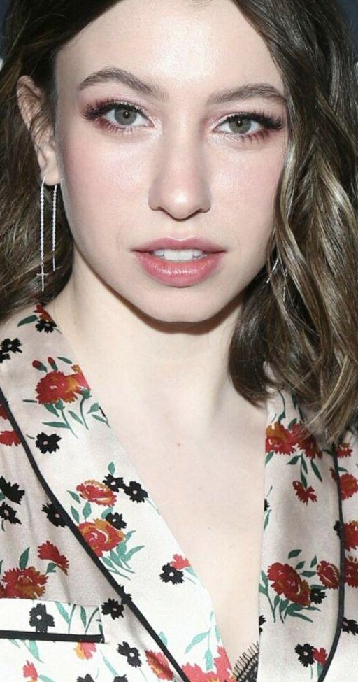25P Katelyn Nacon nude