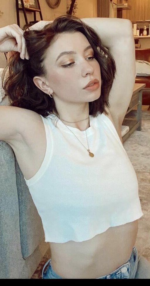 25P Katelyn Nacon nude