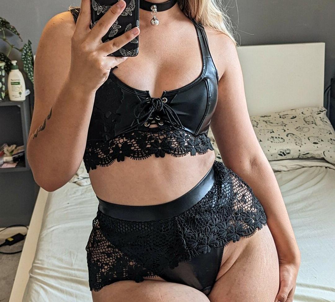 25P Goth.kitten nude