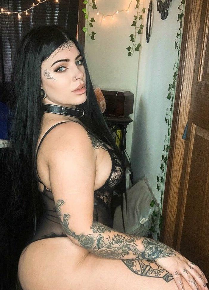 25P Zahja nude