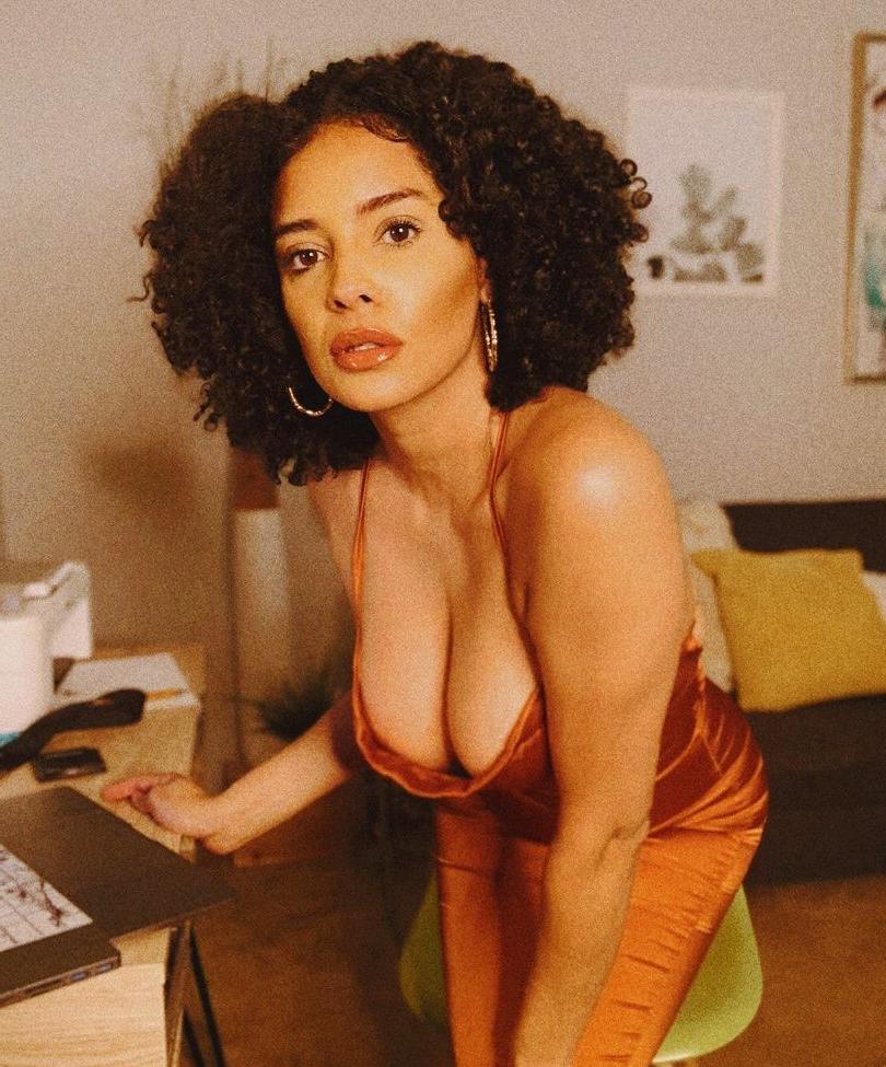 25P Sasha Merci nude