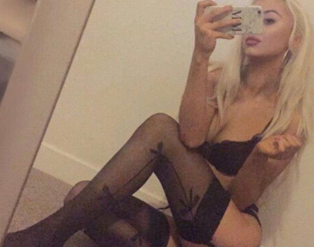 10P Momain nude