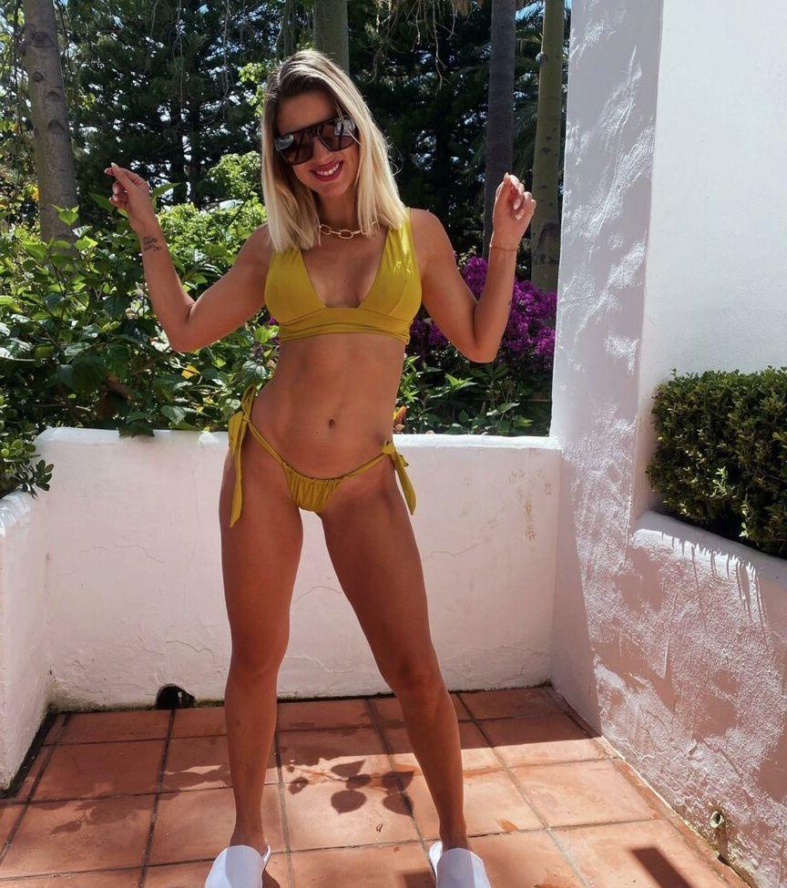 25P Ailen Bechara nude