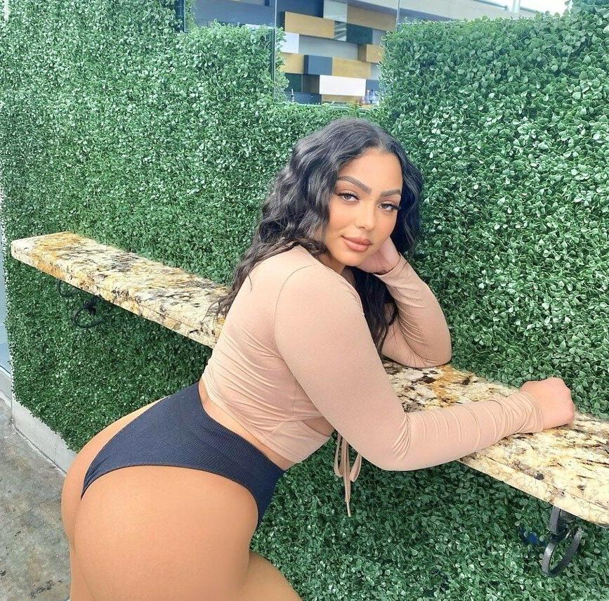 25P Tiarah Townsend nude