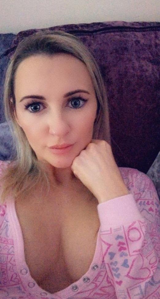 21P Graceykay nude