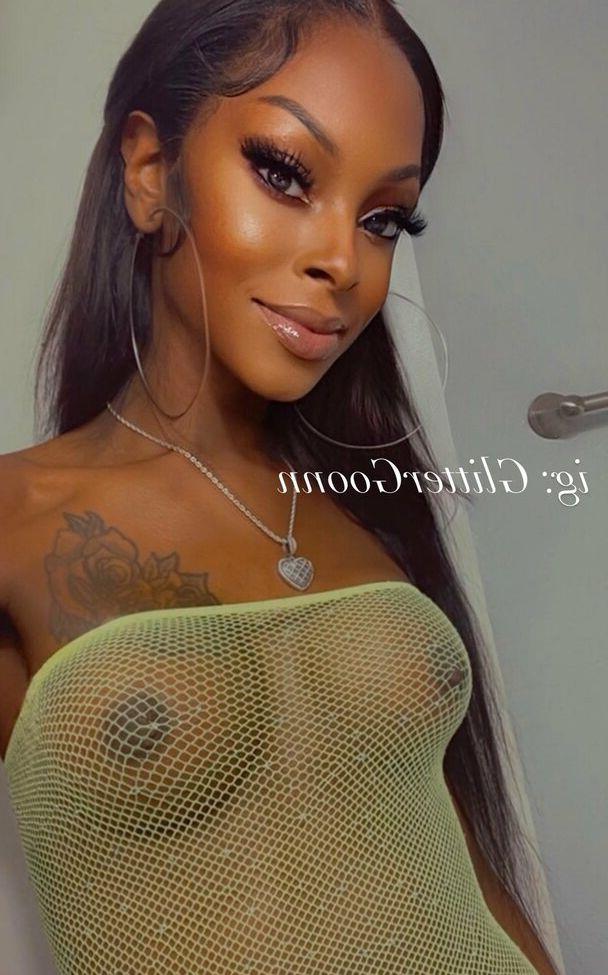 25P Erotica Vanderlei nude