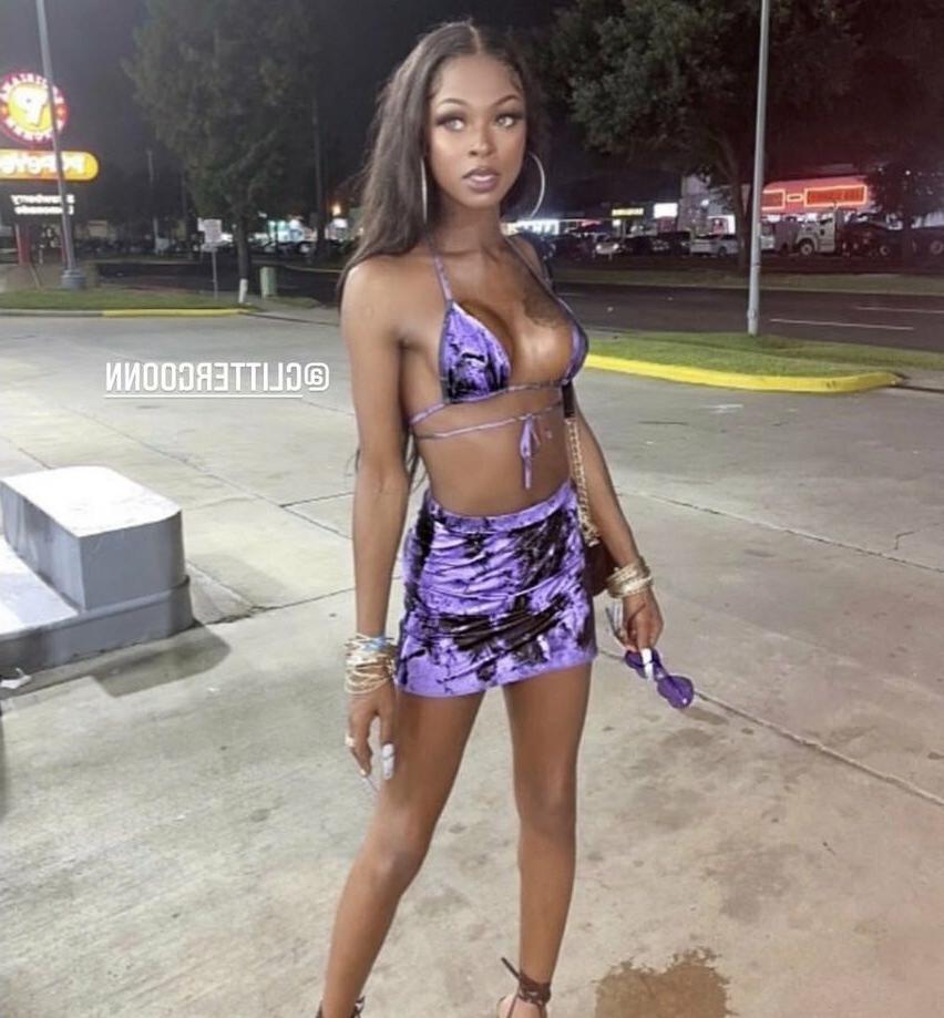 25P Erotica Vanderlei nude