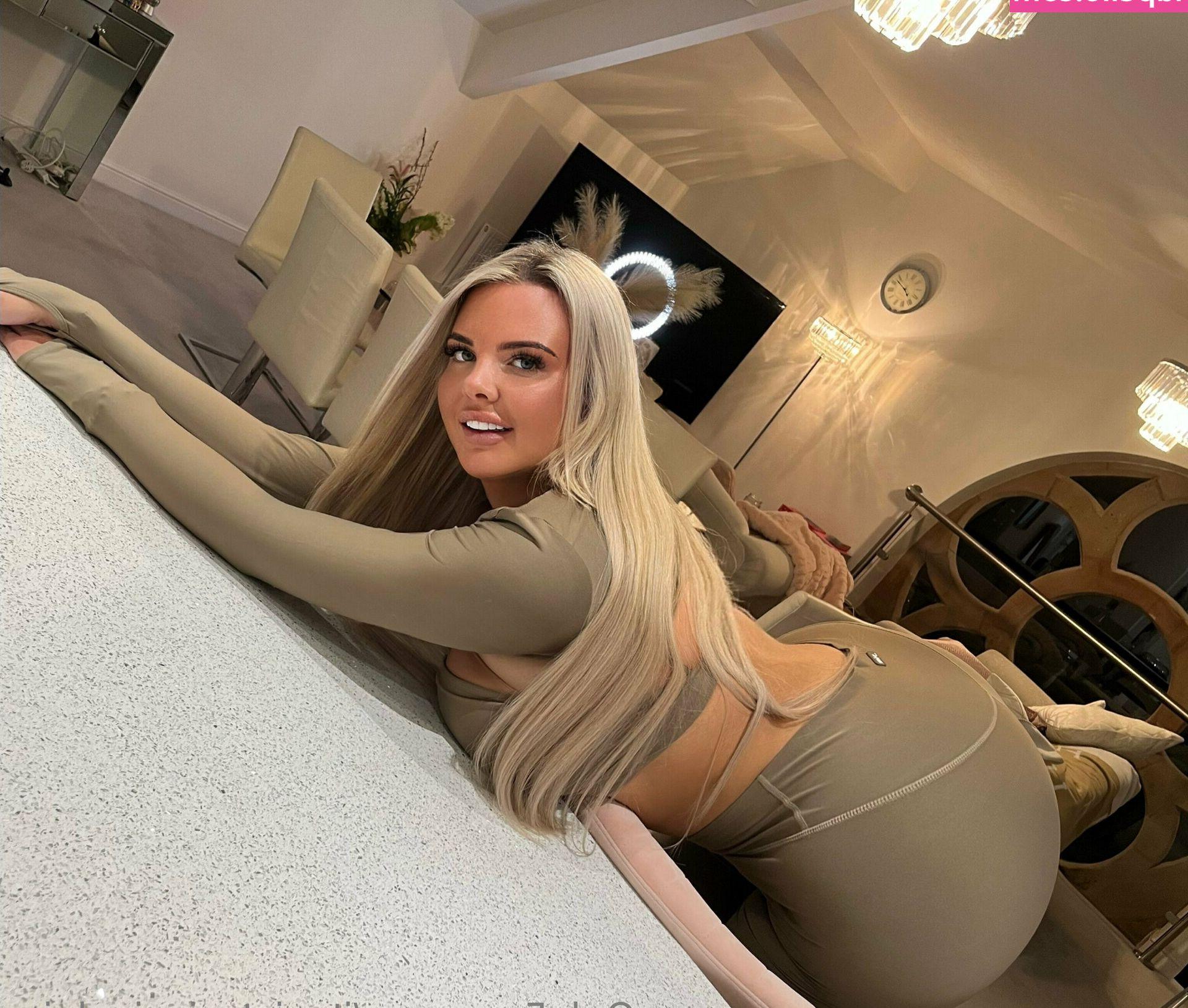 25P Victoria Sinclair nude
