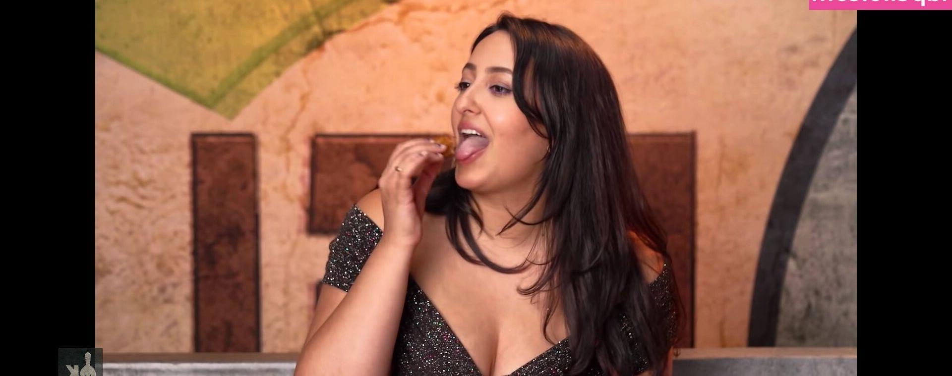 17P Nicole Enayati nude