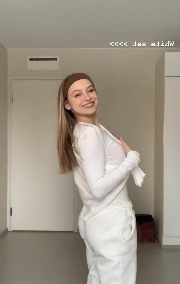 25P Romane Salvetti nude