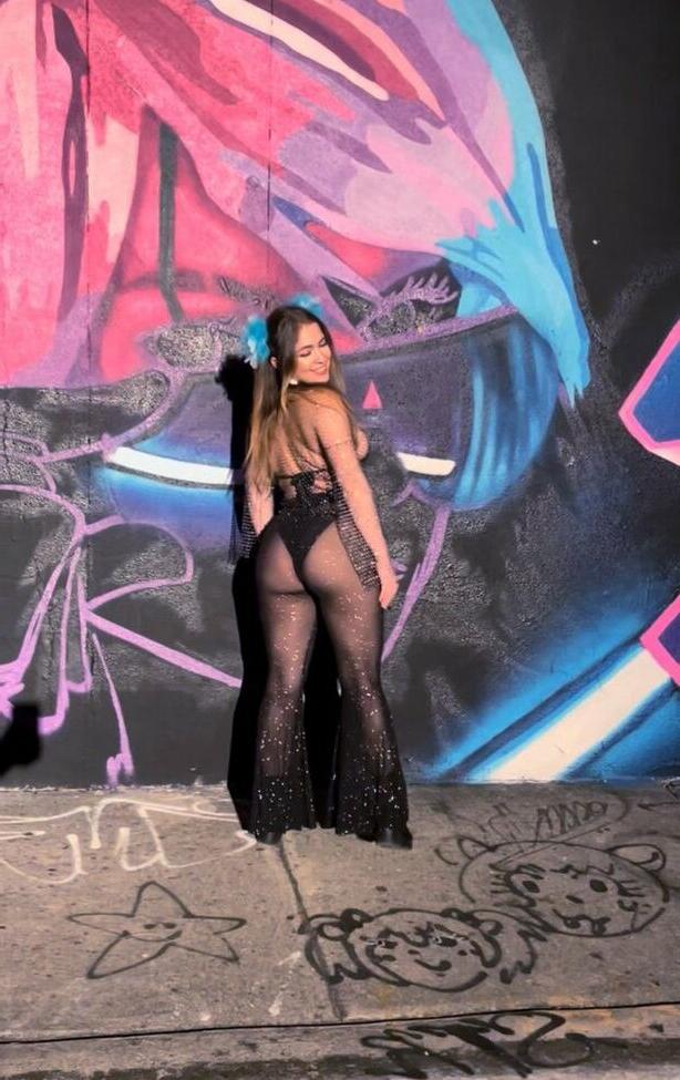 25P Hilenna nude