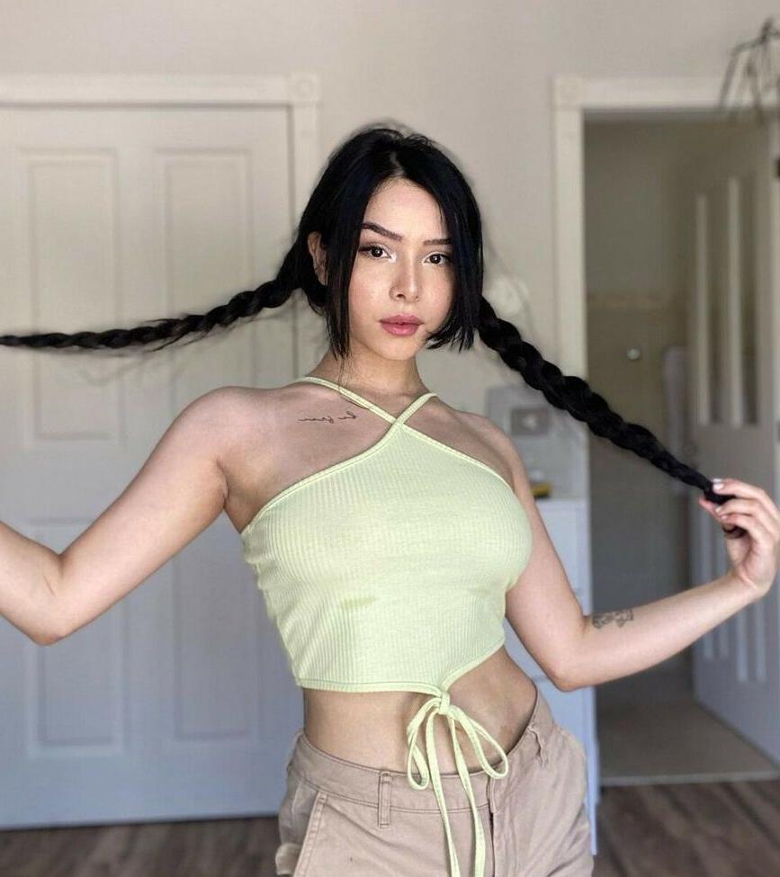 25P Eduarda Yuni nude