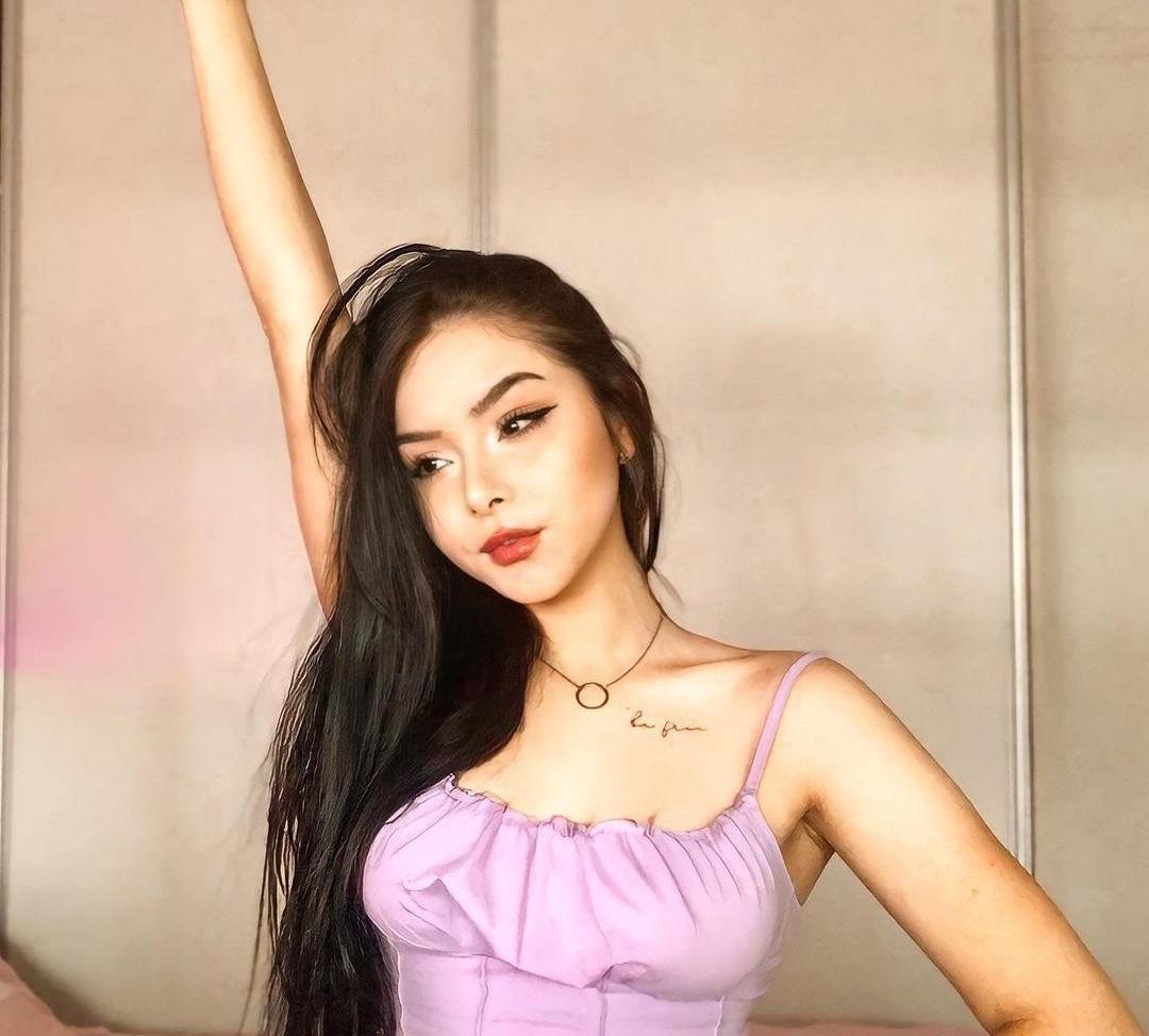 25P Eduarda Yuni nude