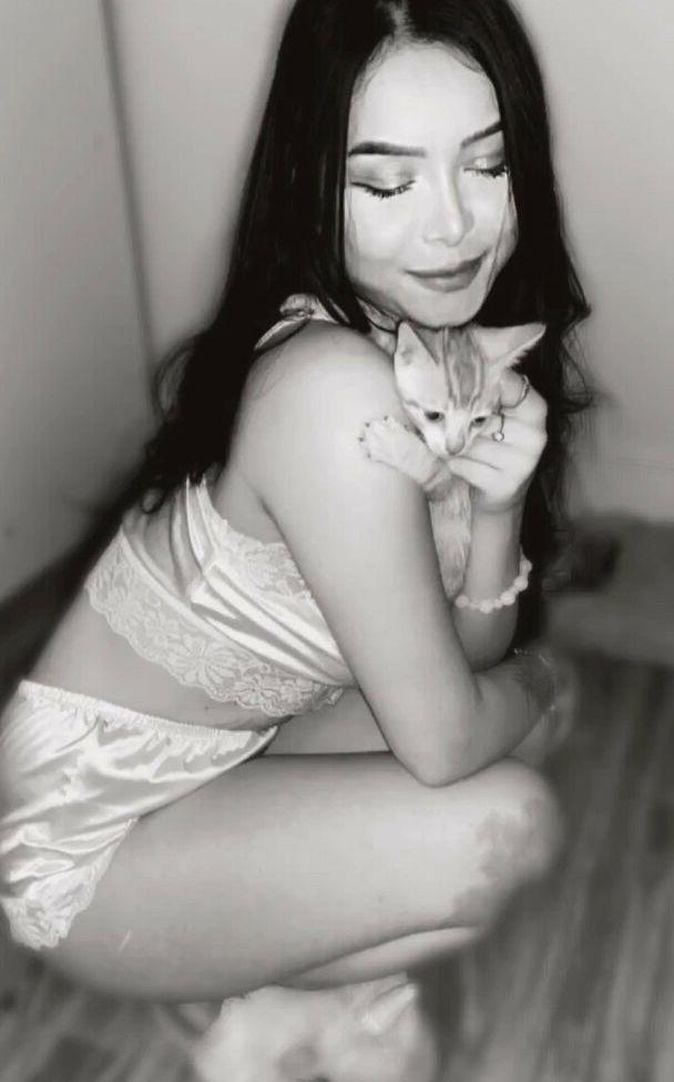 25P Eduarda Yuni nude