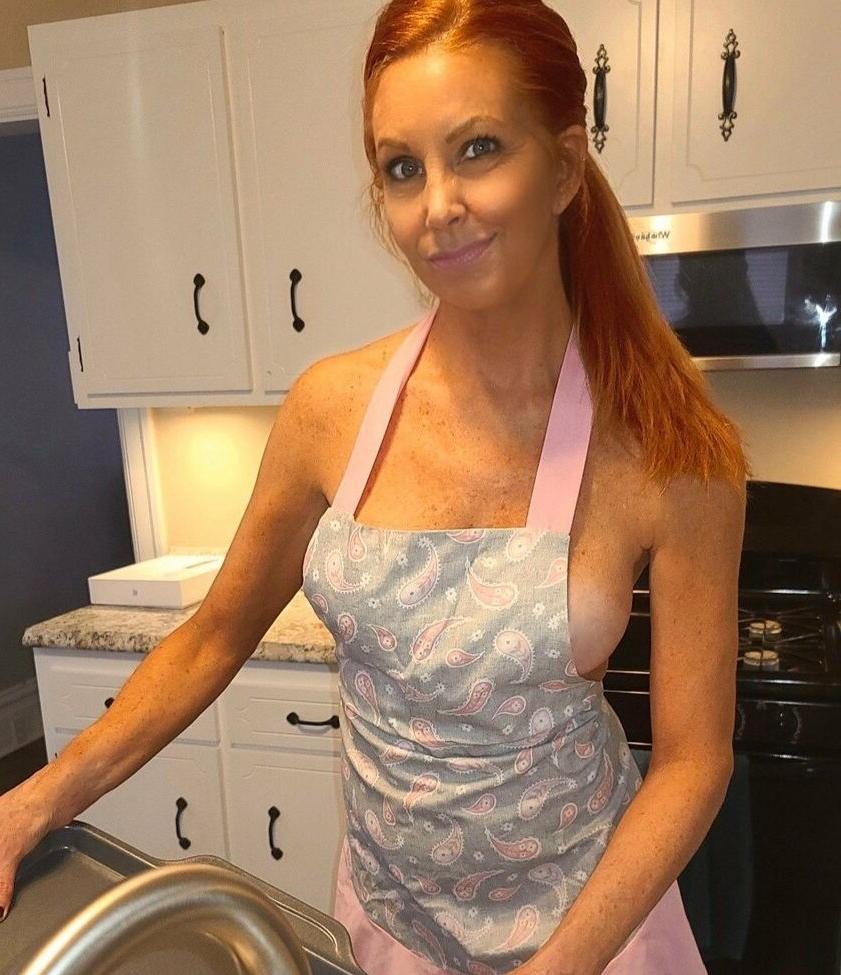 25P Mrsrobinsonxo nude