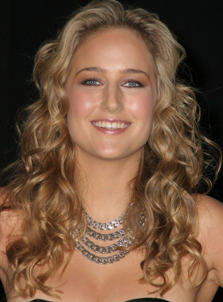 25P Leelee Sobieski nude