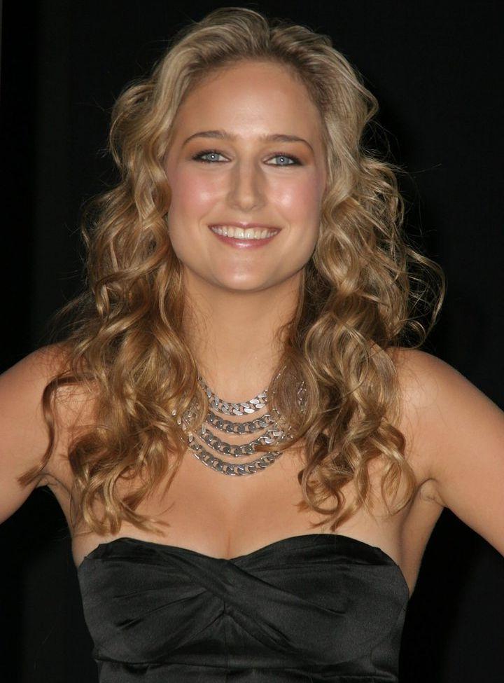 25P Leelee Sobieski nude