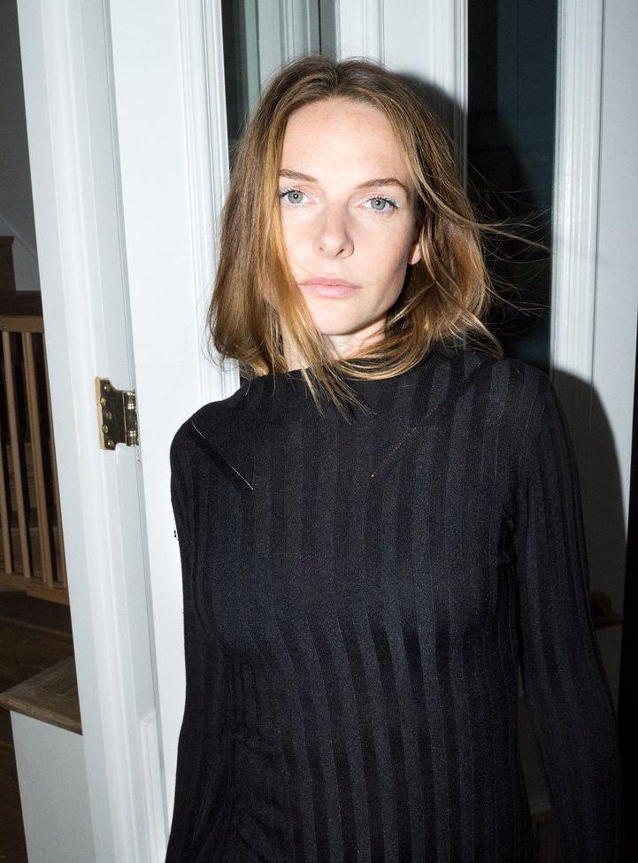 25P Rebecca Ferguson nude
