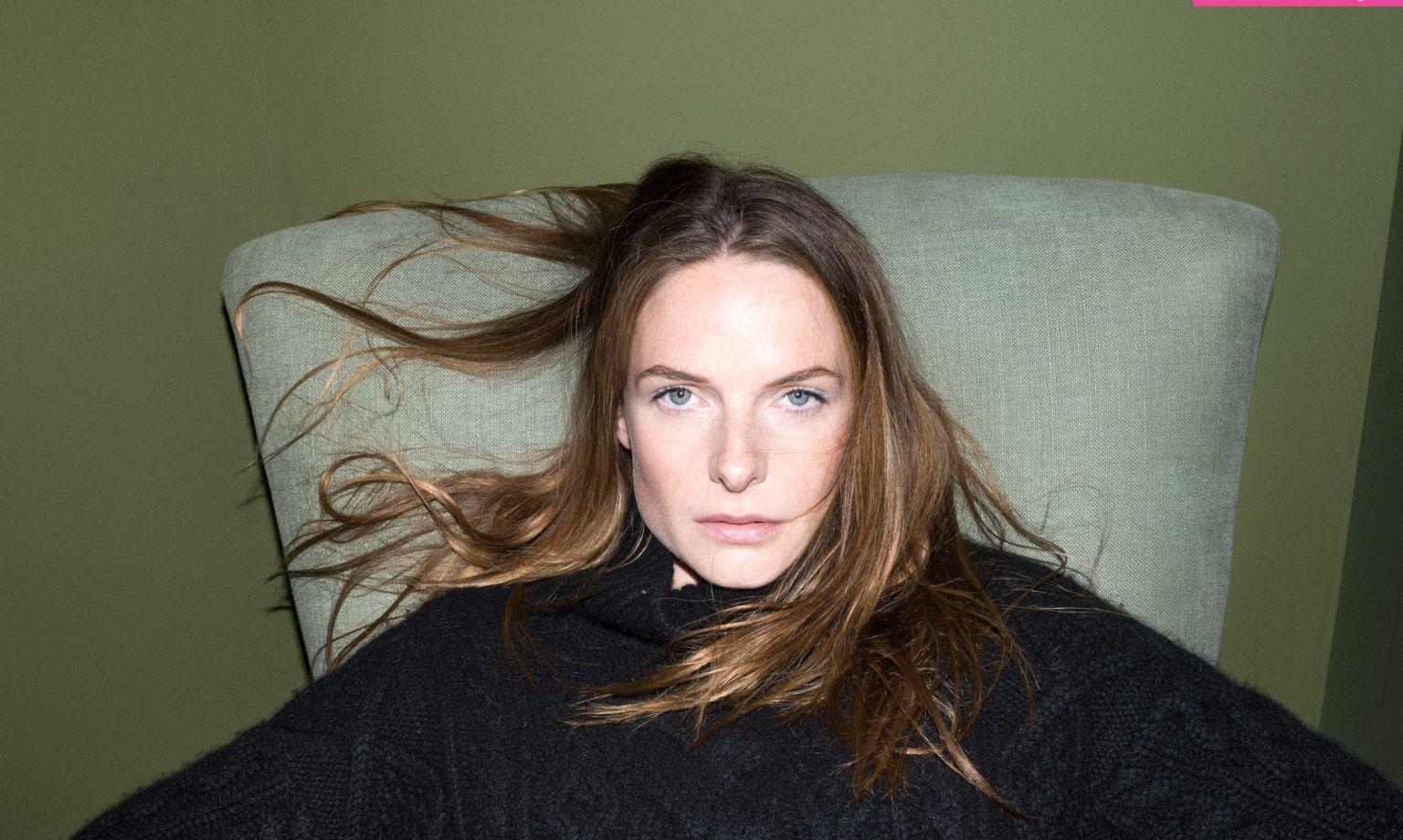 25P Rebecca Ferguson nude