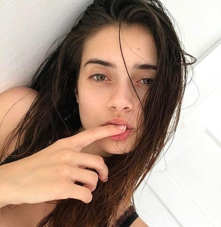 25P Sarah Curr nude