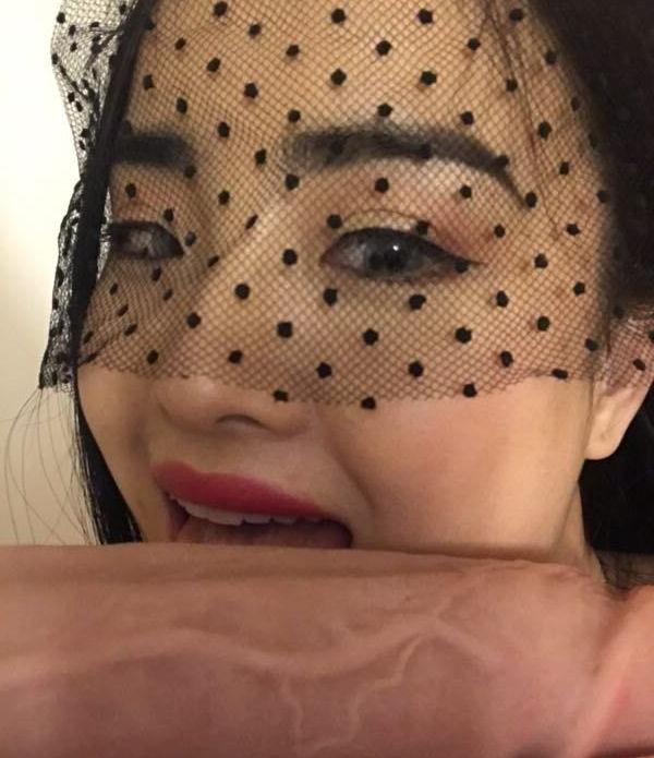 25P Junny Kim nude