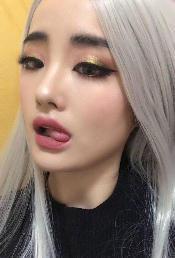 25P Junny Kim nude