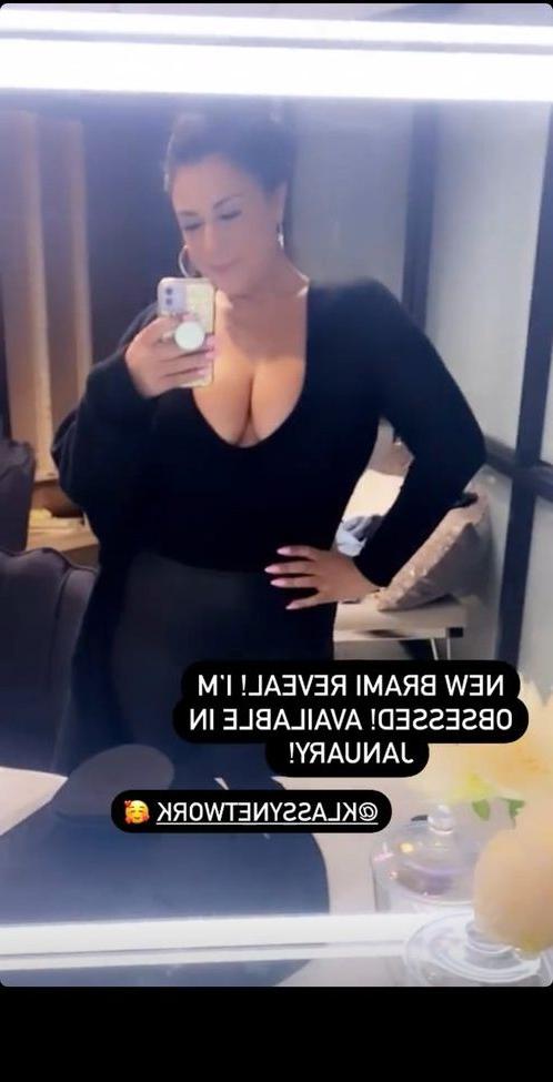 25P Danielle Dallaire nude